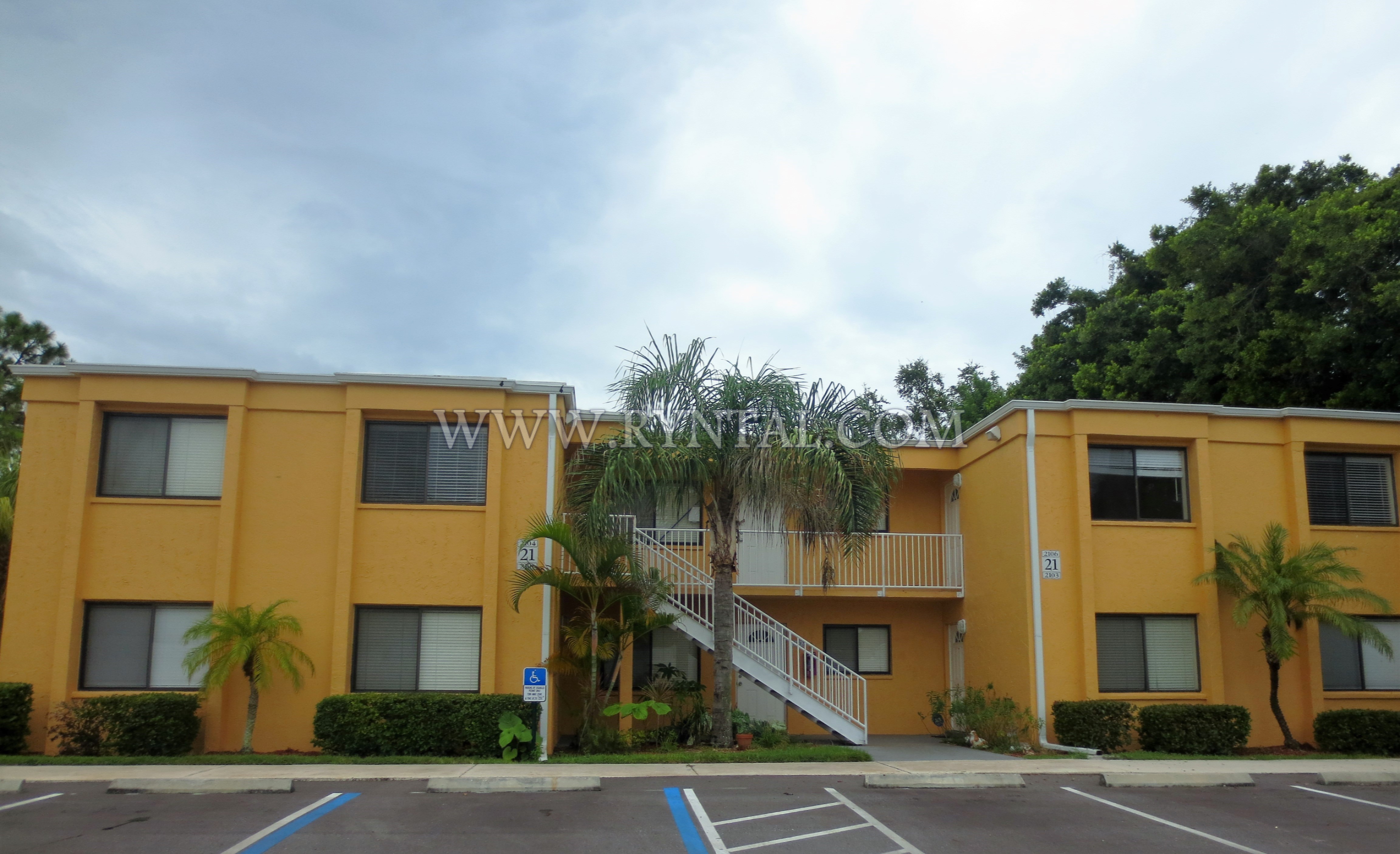2 bedroom Condo in the Heart of Bradenton!