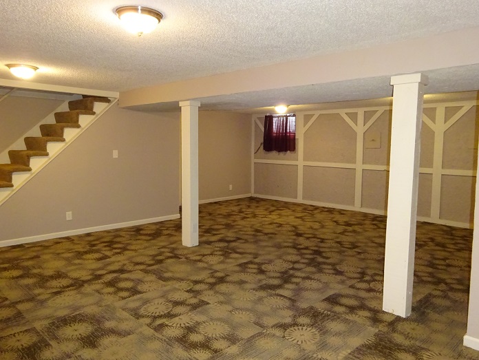 7717 Booth Ave LARGE 3 BEDROOM HOME WITH FINISHED BASEMENT!