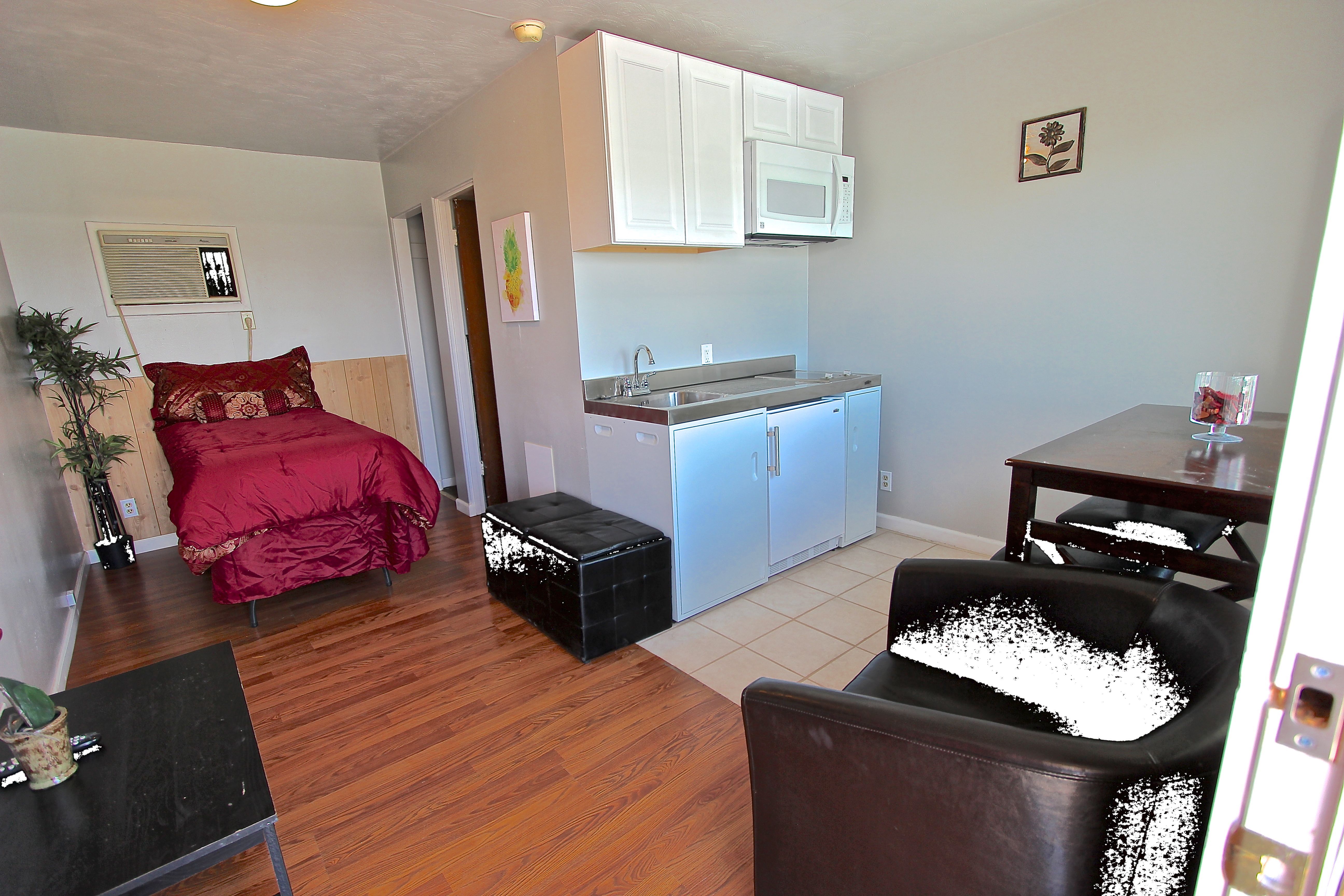 Studio Apartments near CMU and VA Hospital