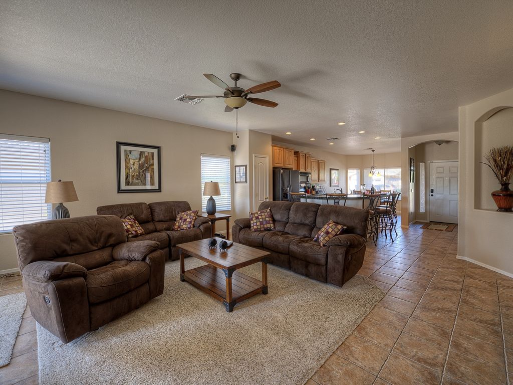 Furnished 3 Bedroom Home In Beautiful Coldwater Springs Golf Course