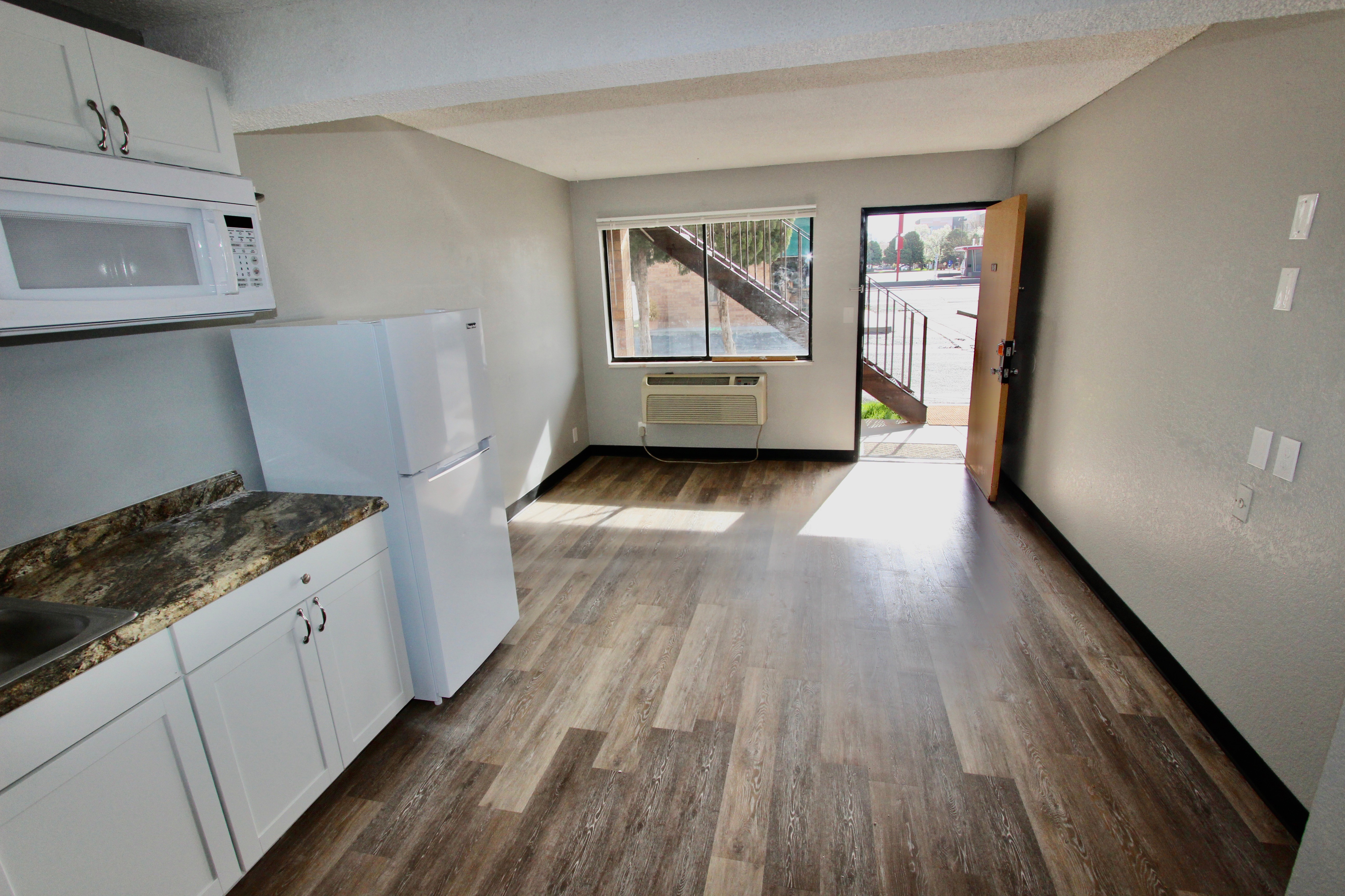 Downtown Studio Apartment at Courtside Studios!