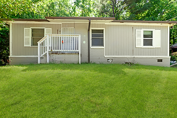 Spacious home near Collier Park