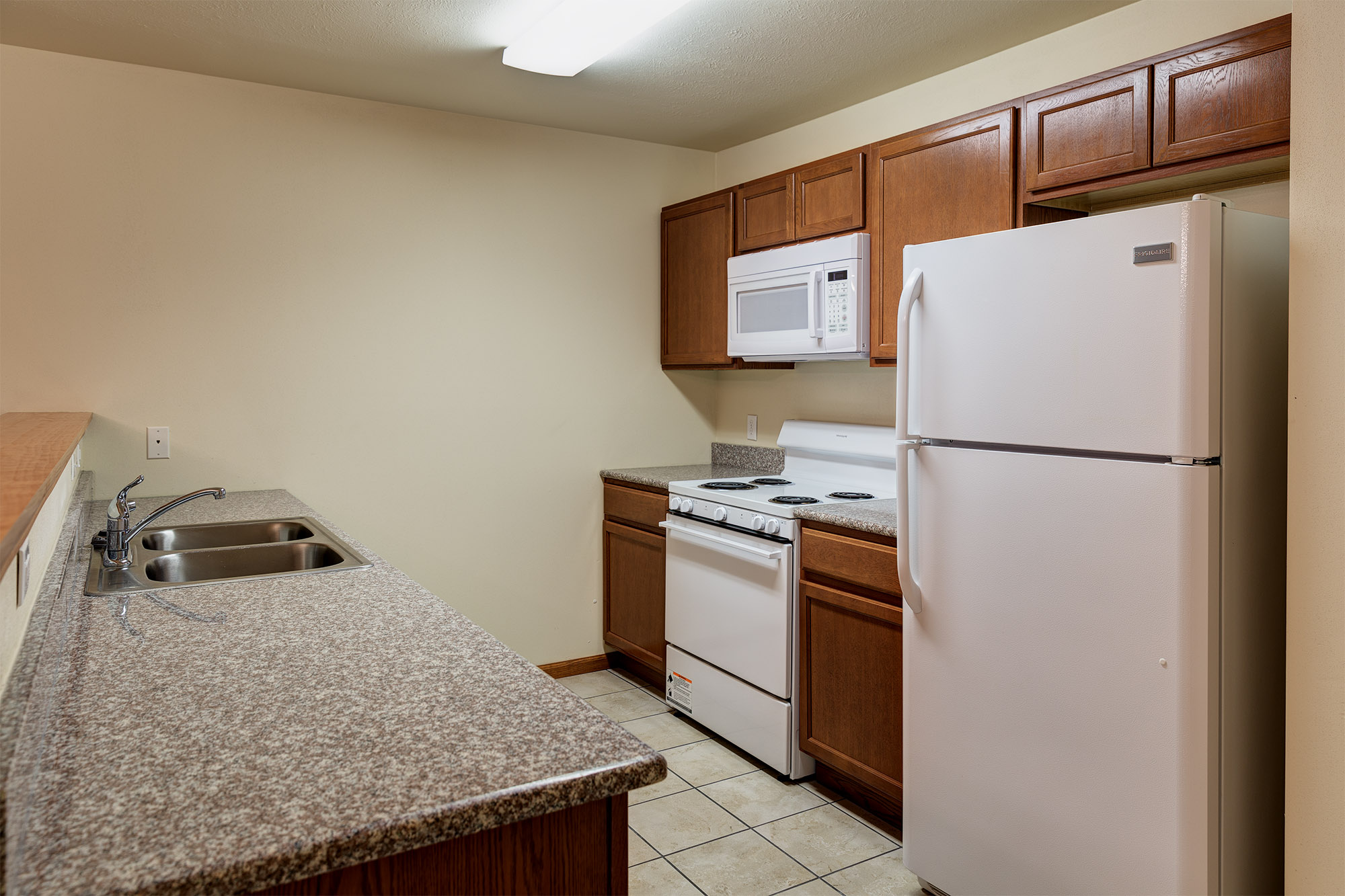 HUGE 3BR/2BA Apartment by High School!