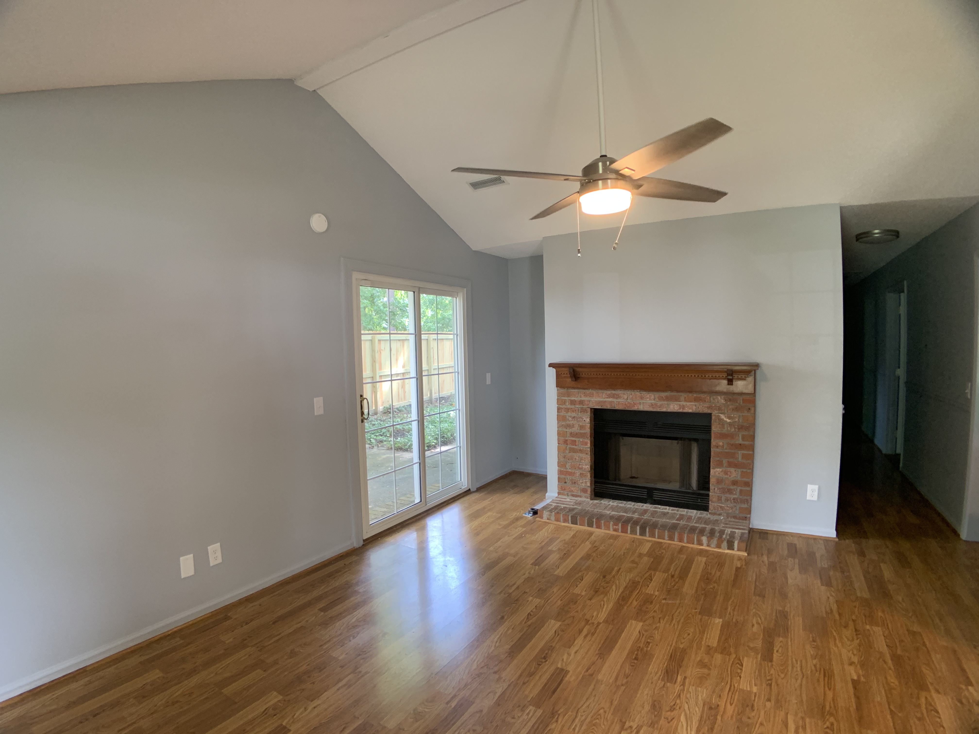 Newly renovated 3 bedroom home in Crowfield Plantation