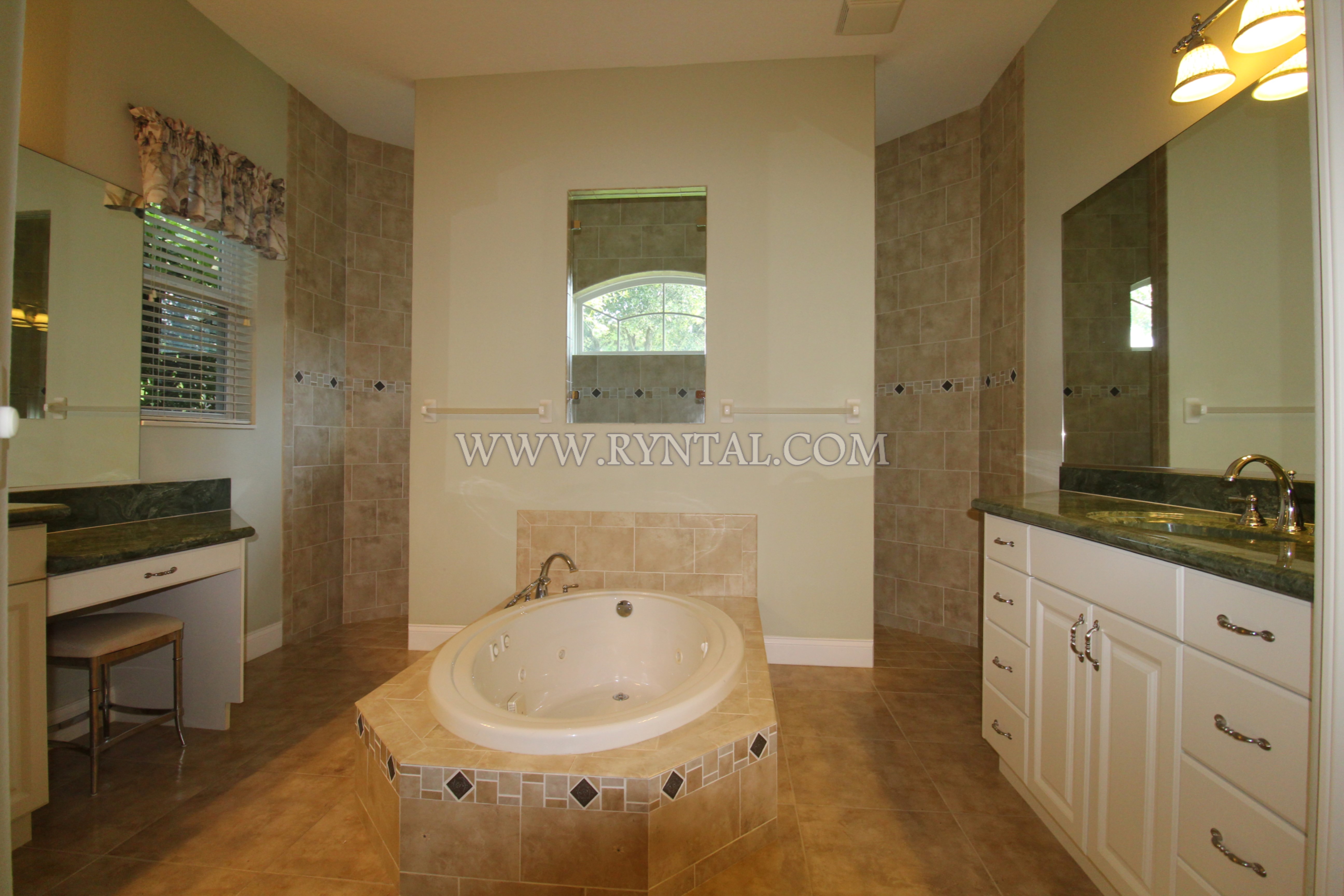 4 Bedroom Luxury Pool Home in Lakewood Ranch!