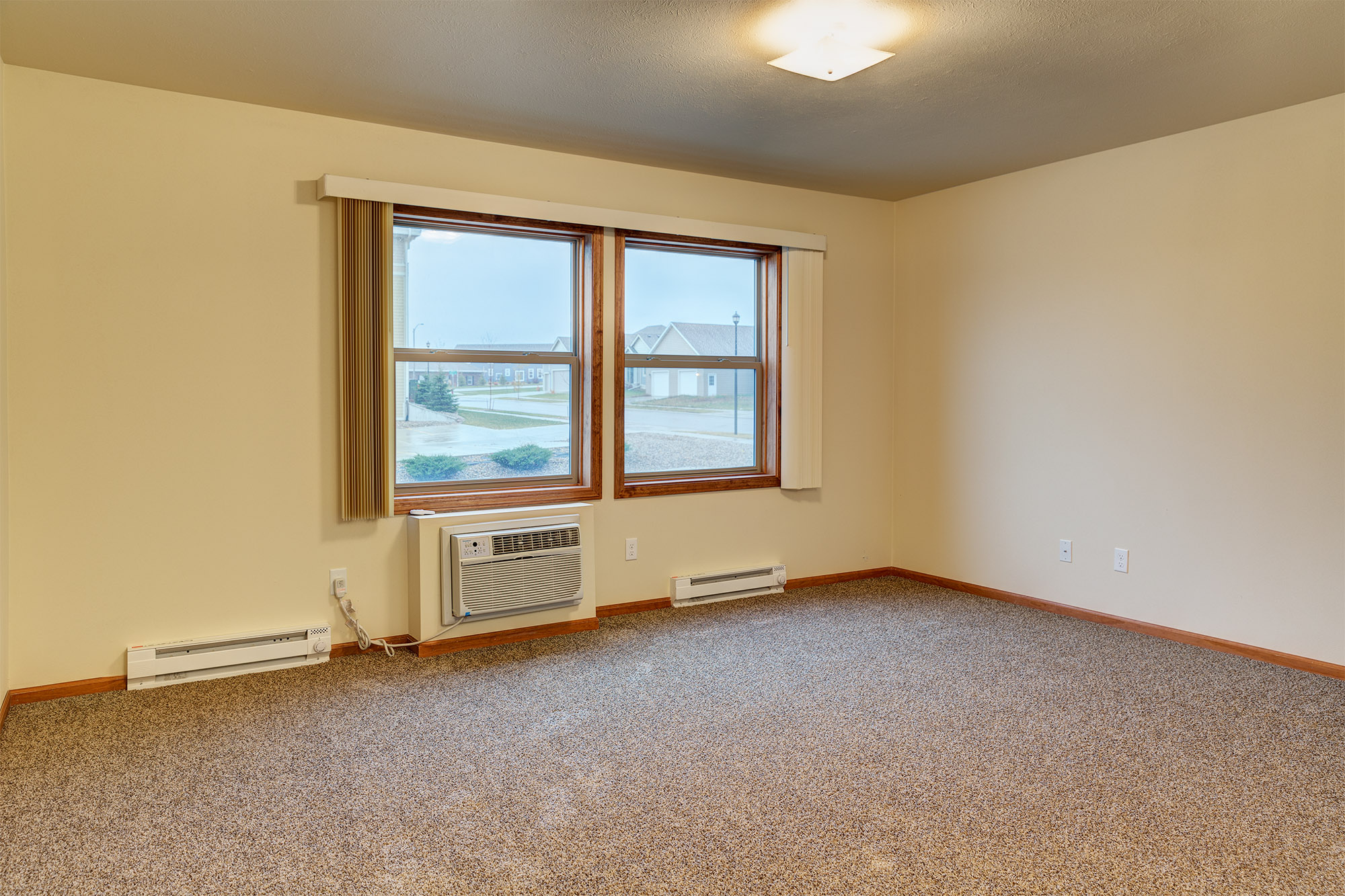 HUGE 3BR/2BA Apartment by High School!