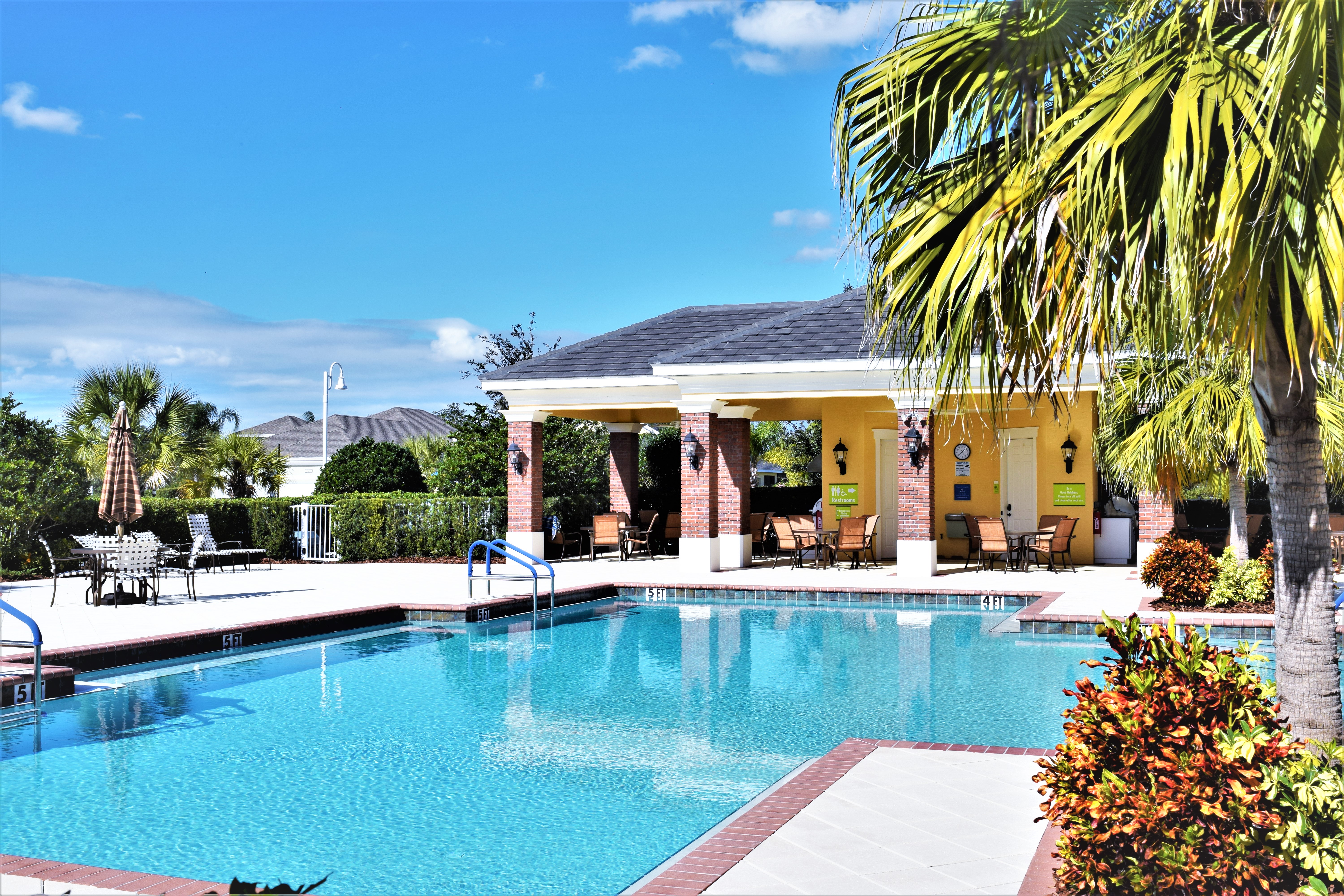 3 Bedroom Home in Gated Lakewood Ranch Community!