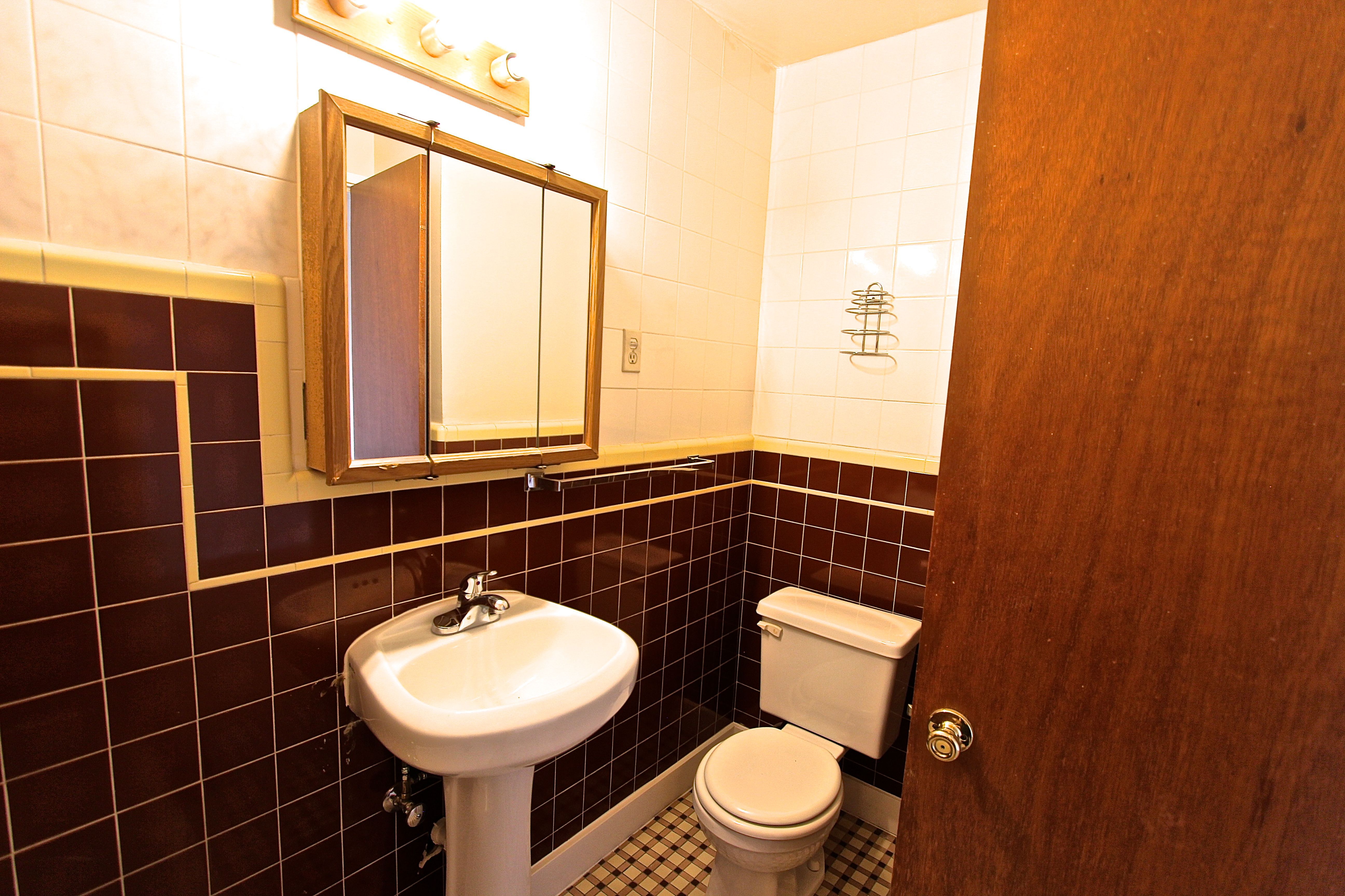 Studio Apartments near CMU and VA Hospital
