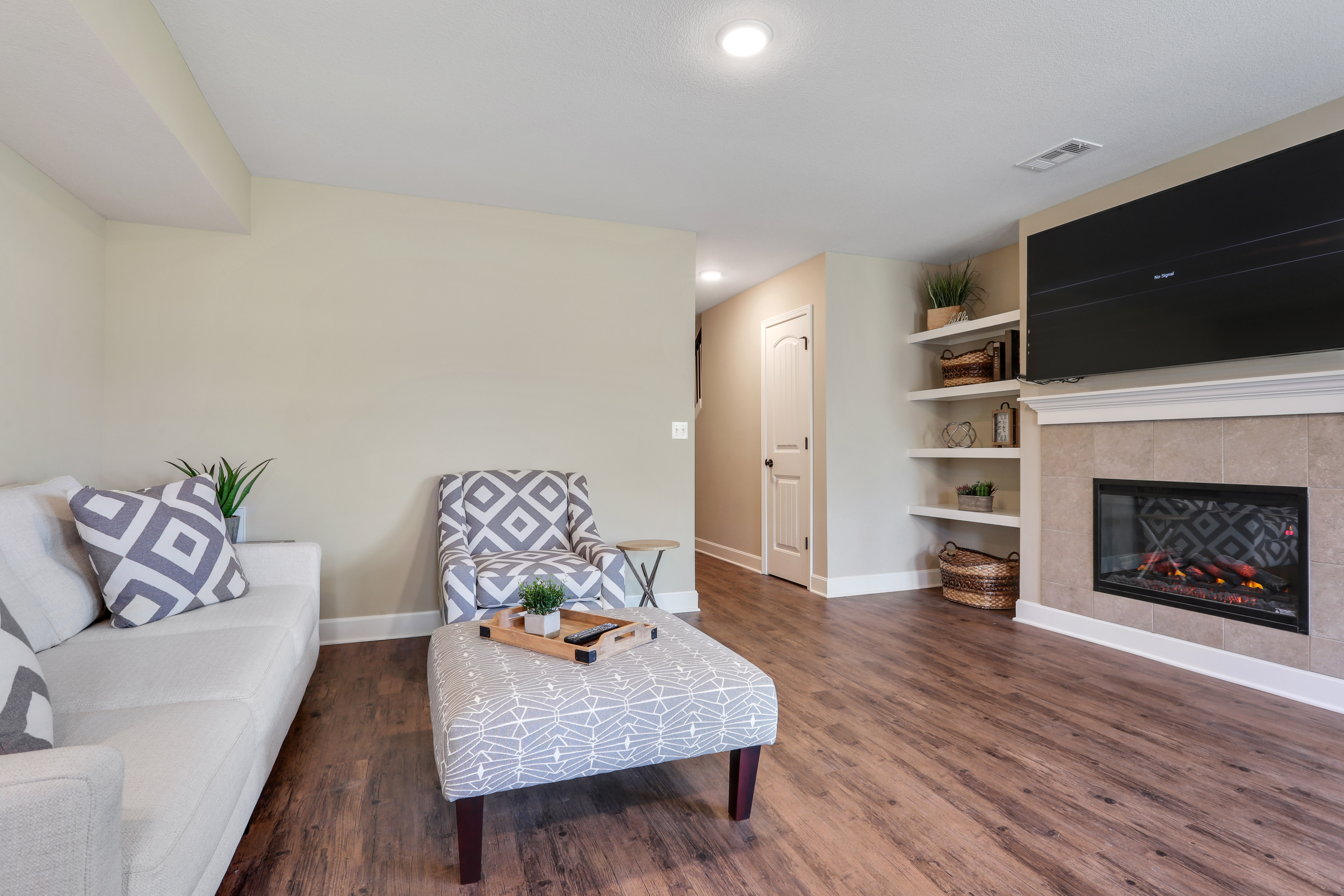 Large 3 bedroom w/finished basement!