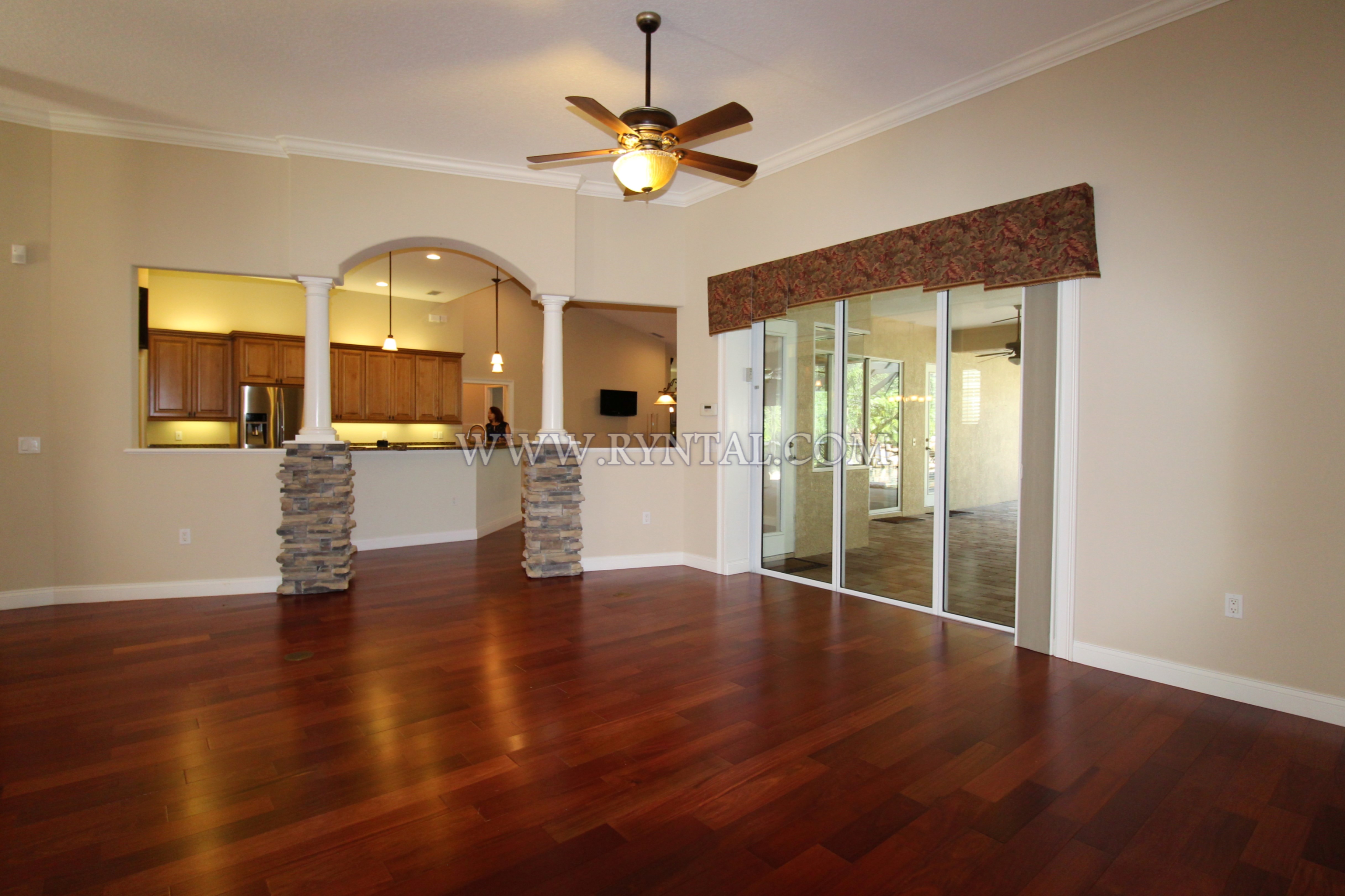 4 Bedroom Luxury Pool Home in Lakewood Ranch!