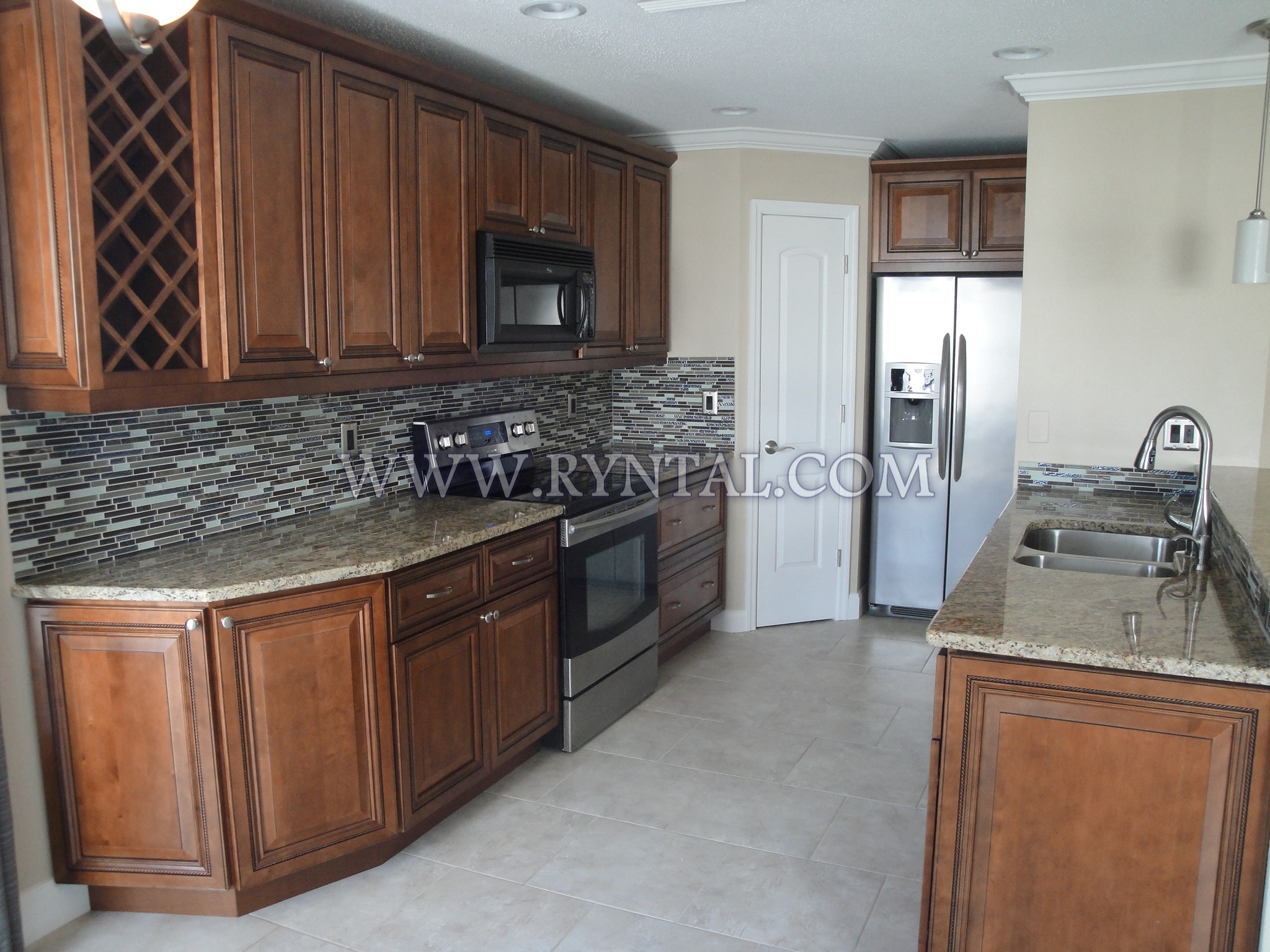 Luxury Living in this Parrish Home!