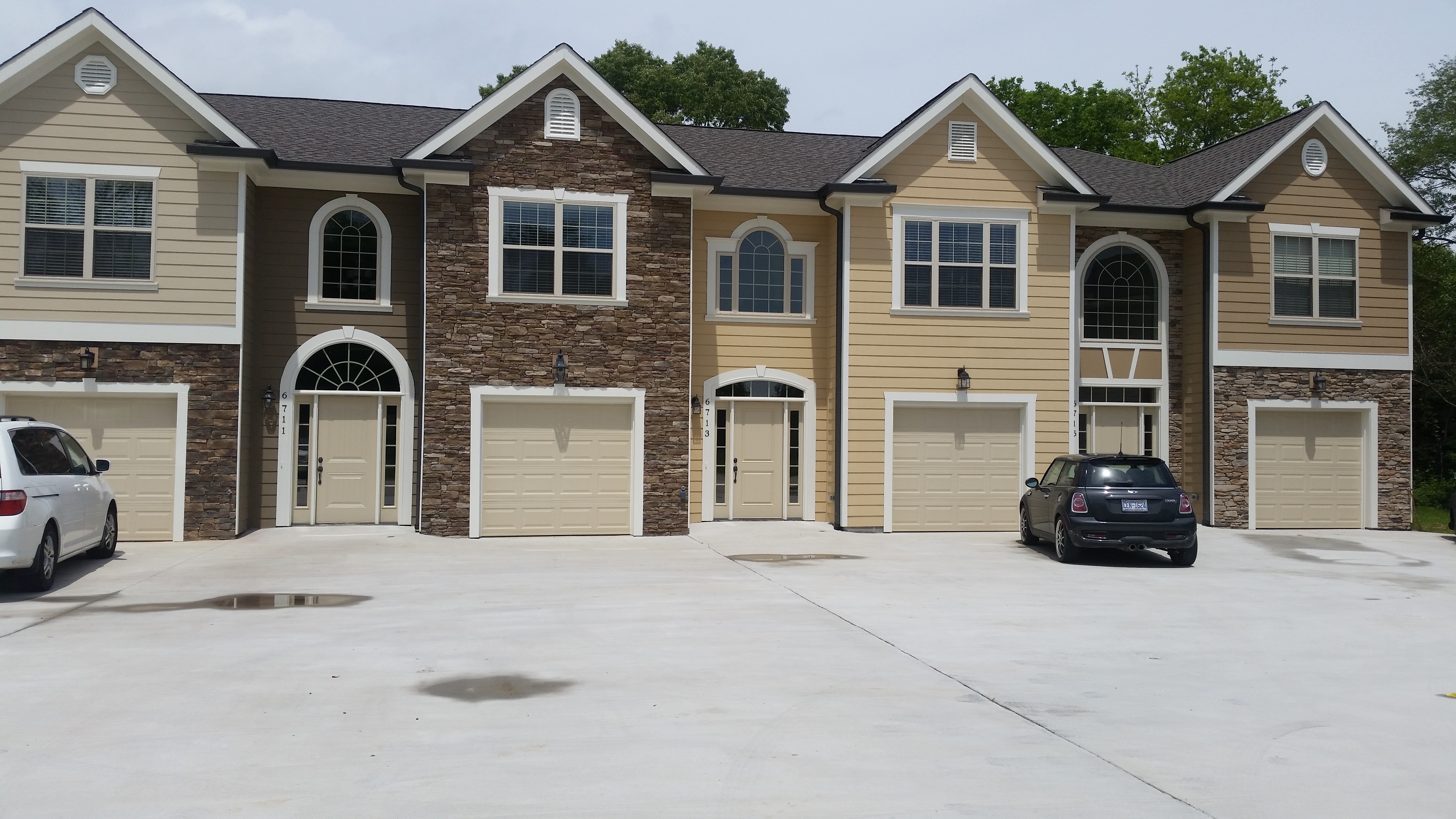 3/2.5 townhome in E Brainerd