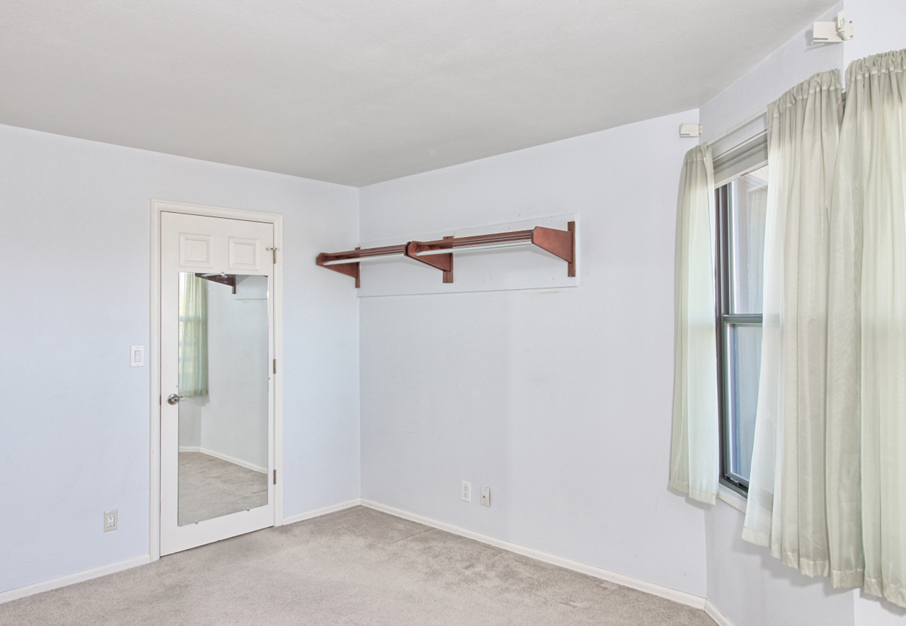 Lovely High End Condo in Horizon Towers