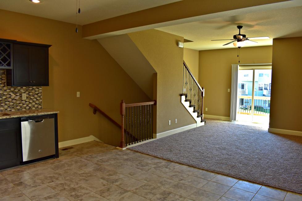 3 bedroom townhome w/ unfinished walk out basement!