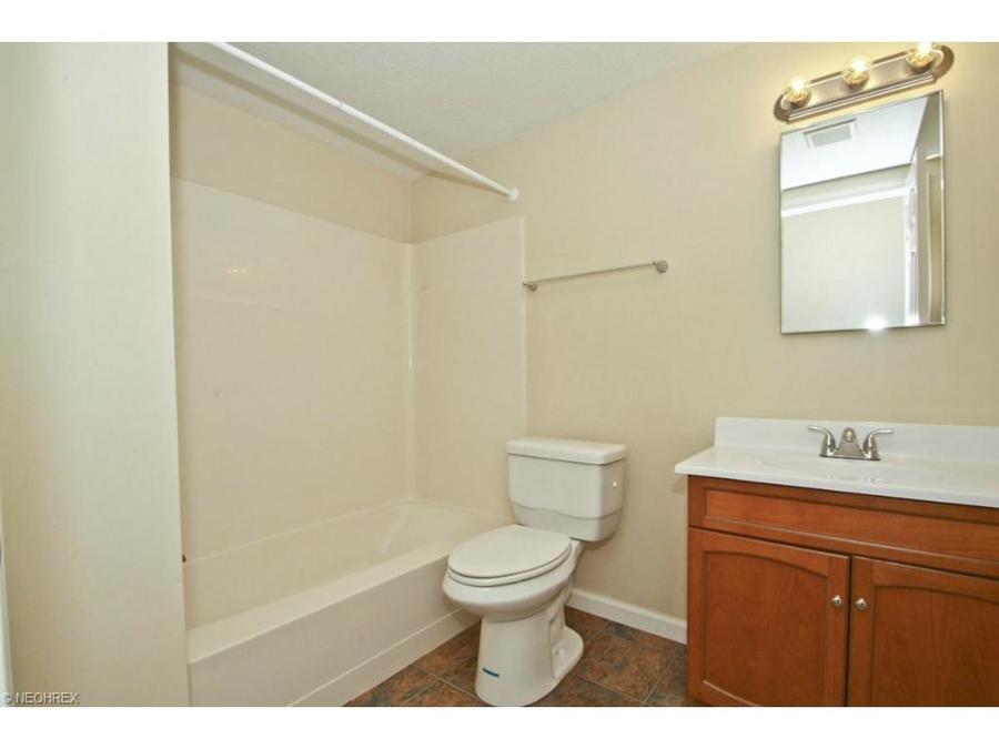 508 E Buchtel Ave 2E, Akron, OH 44304 HPM Property Management