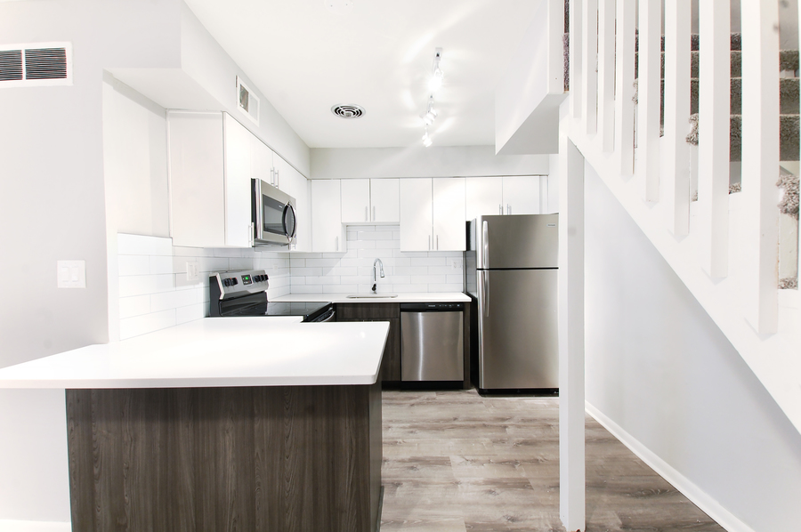 744 W Gordon Terrace 107, Chicago, IL 60613 Kass Management