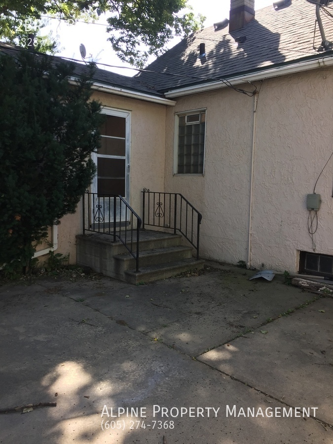 1328 W Sioux St, Sioux Falls, SD 57104 Alpine Property Management