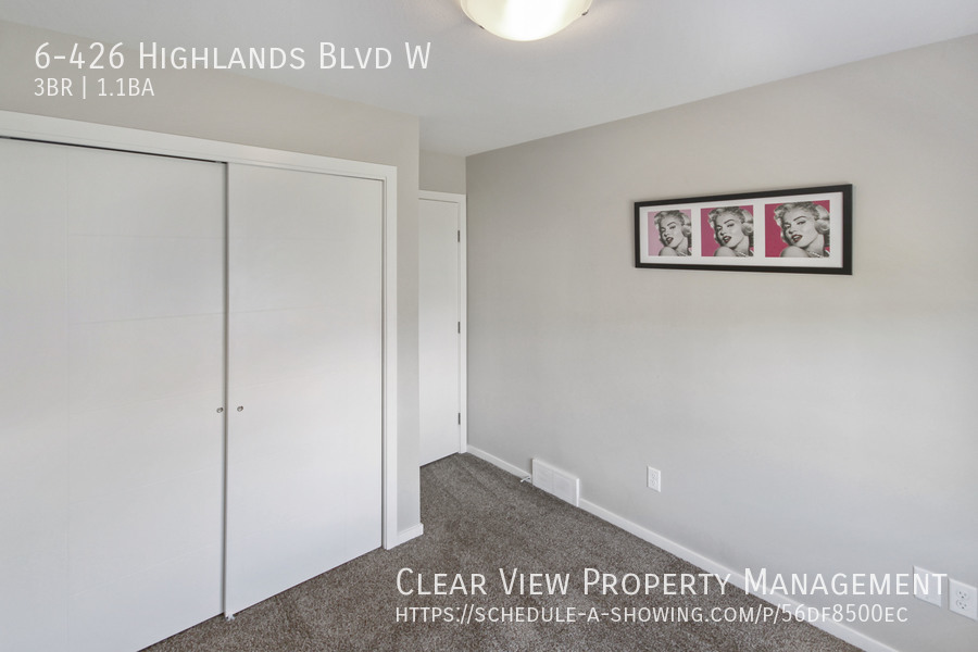 6426 Highlands Blvd W, Lethbridge, AB T1J 5K5 Clear View Property