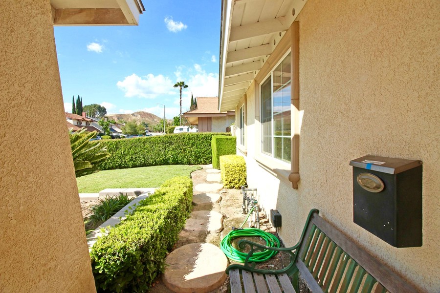 28158 Shelter Cove Dr., Santa Clarita, CA 91350 Southern California