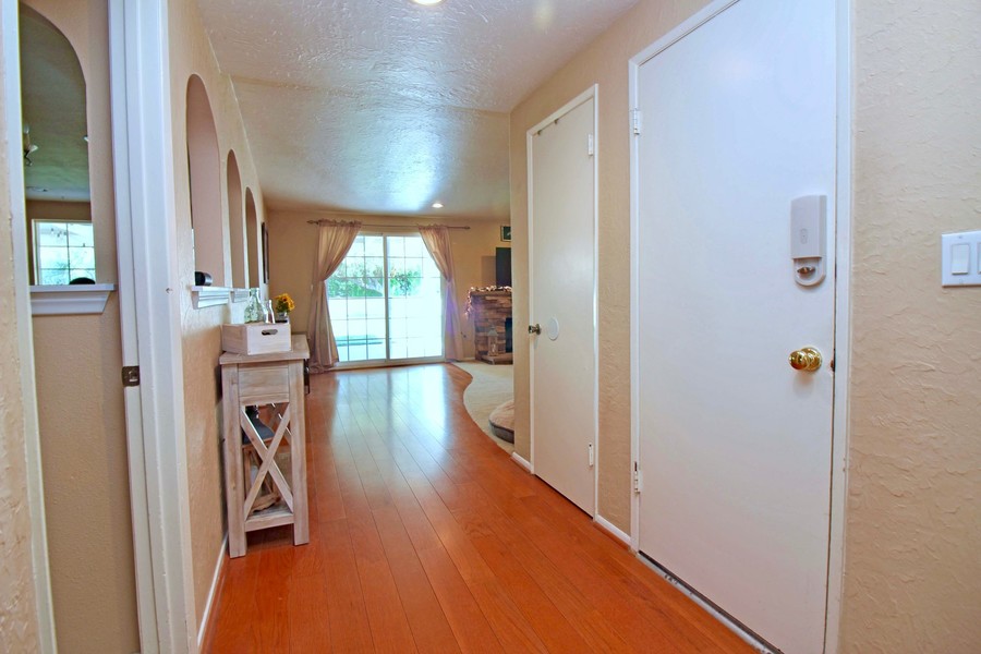 28158 Shelter Cove Dr., Santa Clarita, CA 91350 Southern California