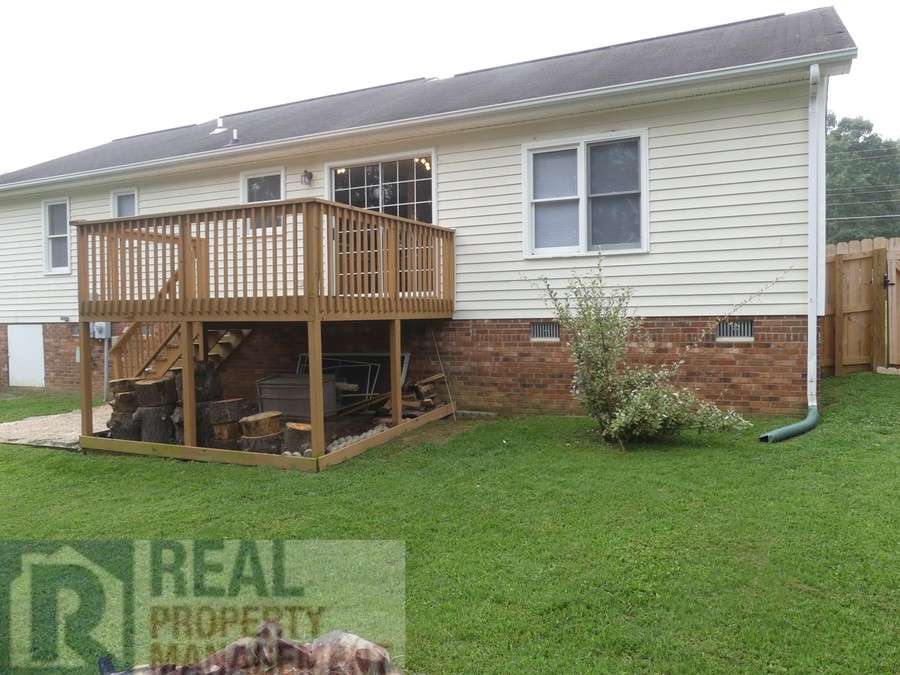 618 Farmwood Drive, Kernersville, NC 27284 Real Property Management of the Triad