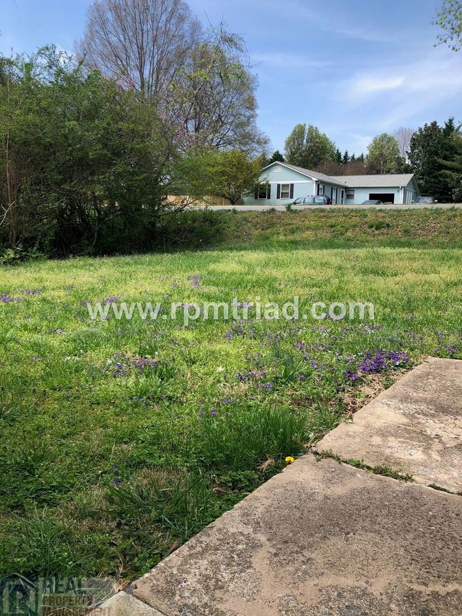 2393 Spicewood Dr, WinstonSalem, NC 27106 Real Property Management