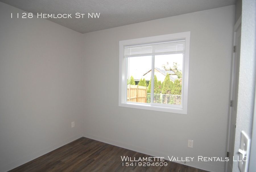 1128 Hemlock St NW, Salem, OR 97304 Willamette Valley Rentals LLC