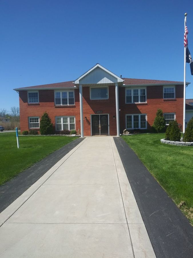 2711 AlderCreek Dr. Upper 3, North Tonawanda, NY 14120 C&M Rental