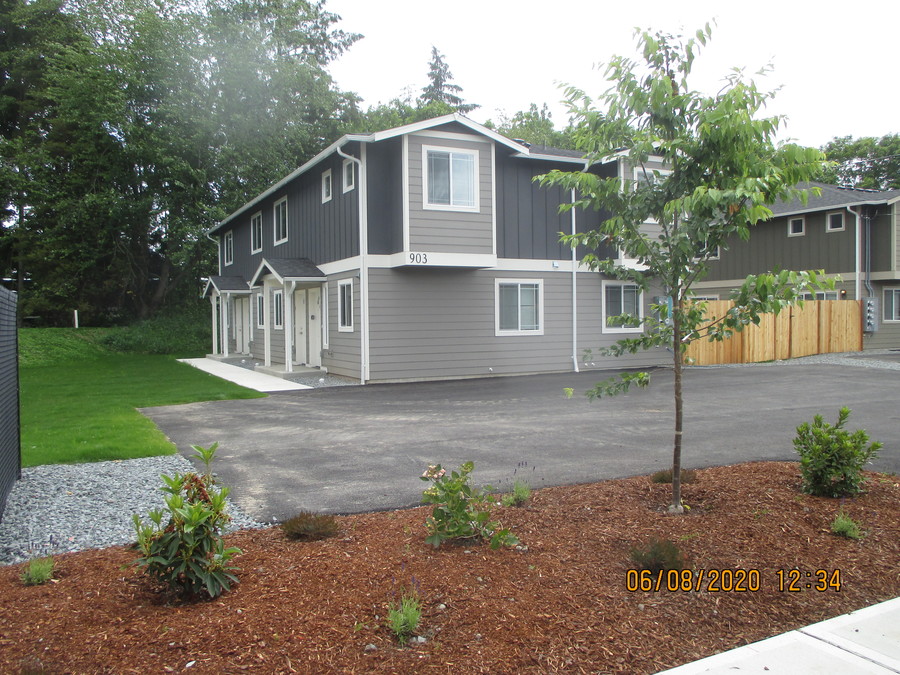903 8th St SE D, Puyallup, WA 98372 Kalles Property Management