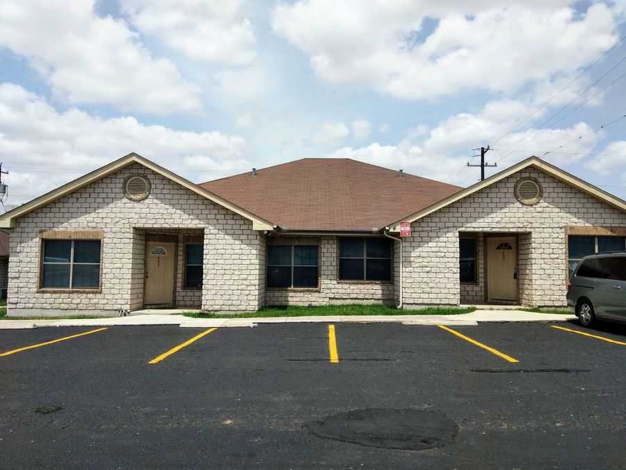 104 San Antonio Road Unit 401, LaVernia, TX 78121 Real Property