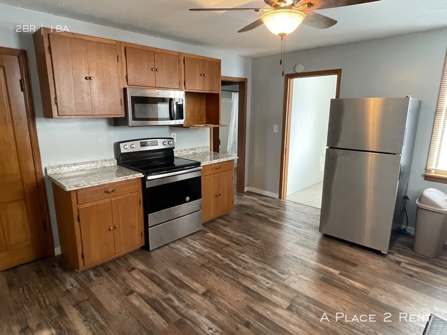 311 W Main St, Sun Prairie, WI 53590 A Place 2 Rent