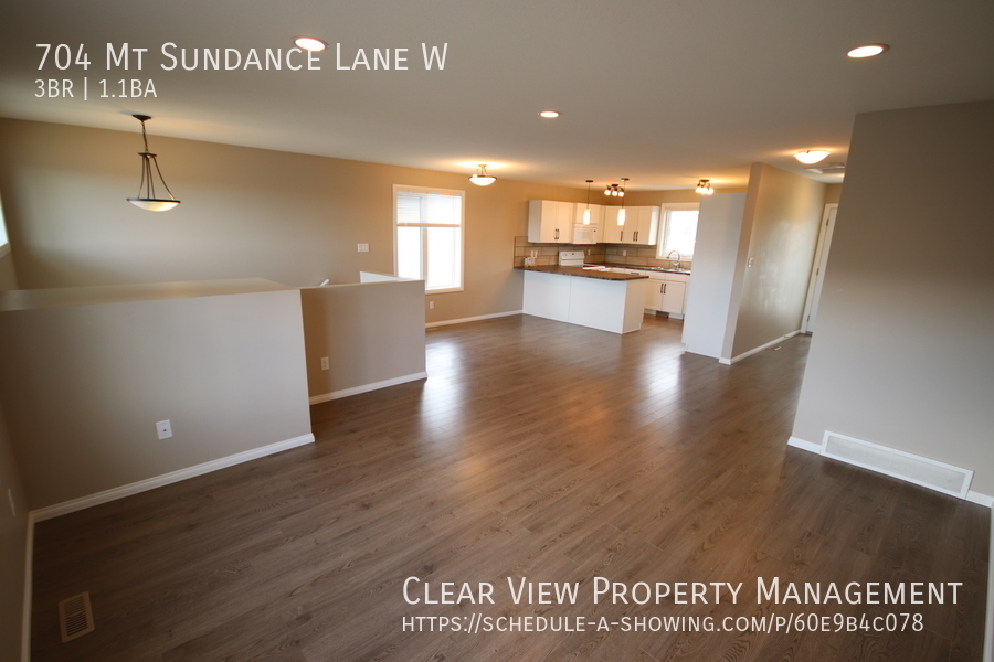 704 Mt Sundance Lane W, Lethbridge, AB T1J 0T3 Clear View Property