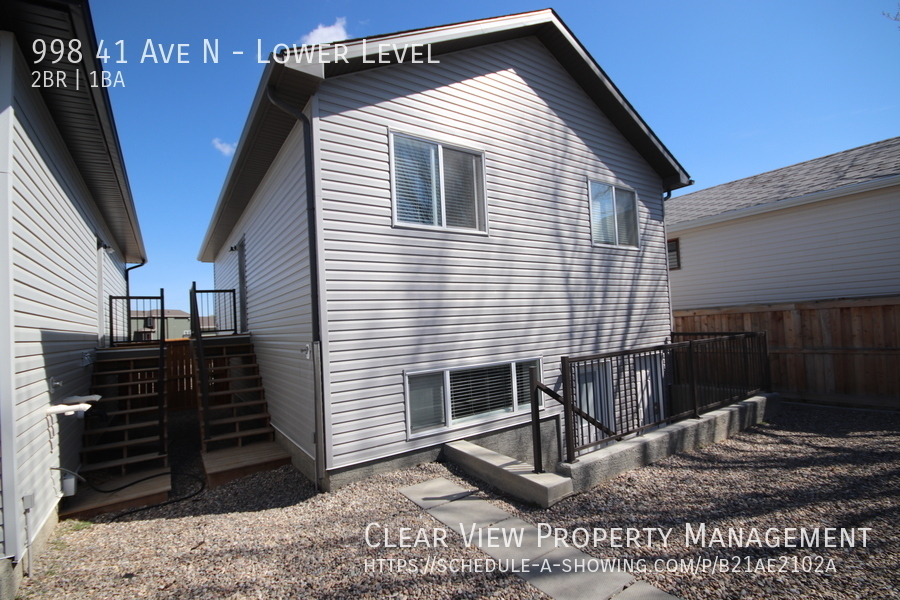 998 41 Ave N Lower Level, Lethbridge, AB T1H 7G9 Clear View
