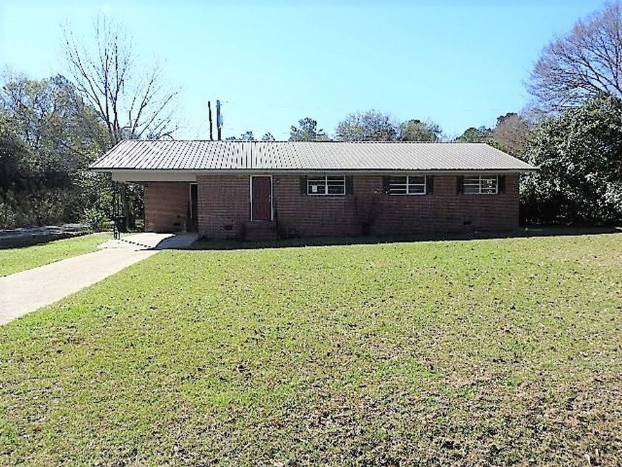 119 Catherine St, Fitzgerald, GA 31750
