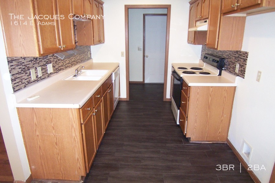 1614 E. Adams, Springfield, MO 65803 The Jacques Company