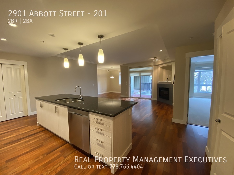 2901 Abbott Street 201, Kelowna, BC v1y 9S9 Real Property
