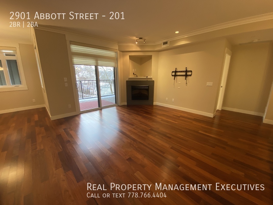 2901 Abbott Street 201, Kelowna, BC v1y 9S9 Real Property