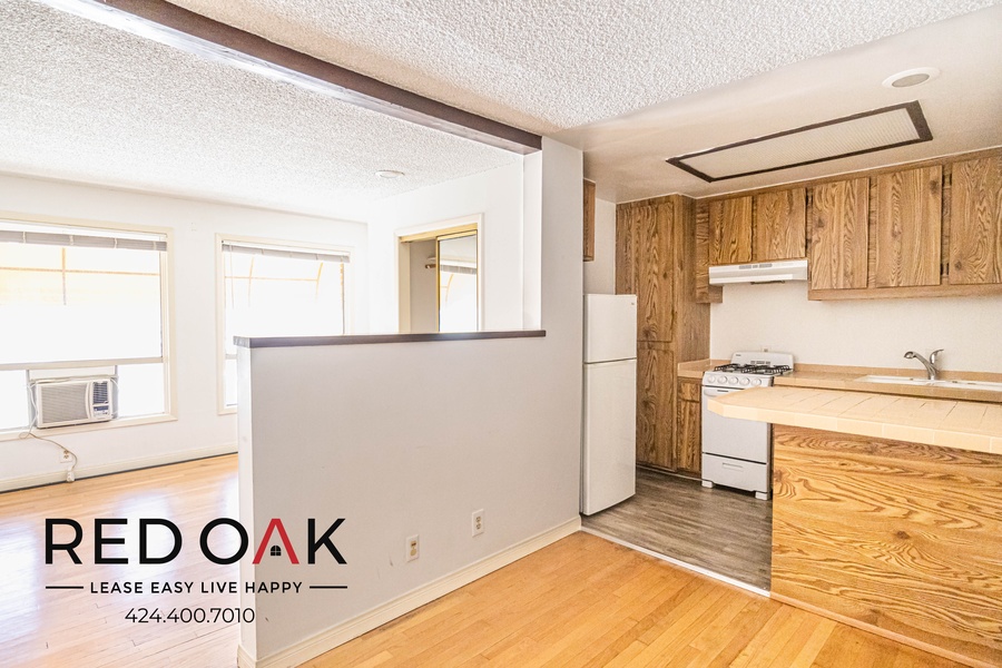 2816 Sunset Place 204, los Angeles, CA 90026 Red Oak