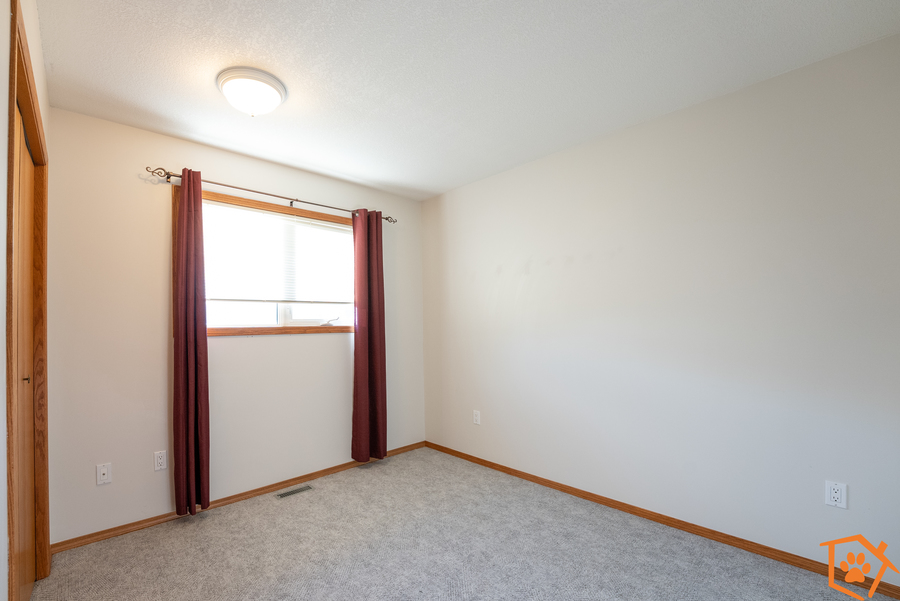 1213 48 Ave W, Claresholm, AB T0L 0T0 Renters Choice & Management LTD