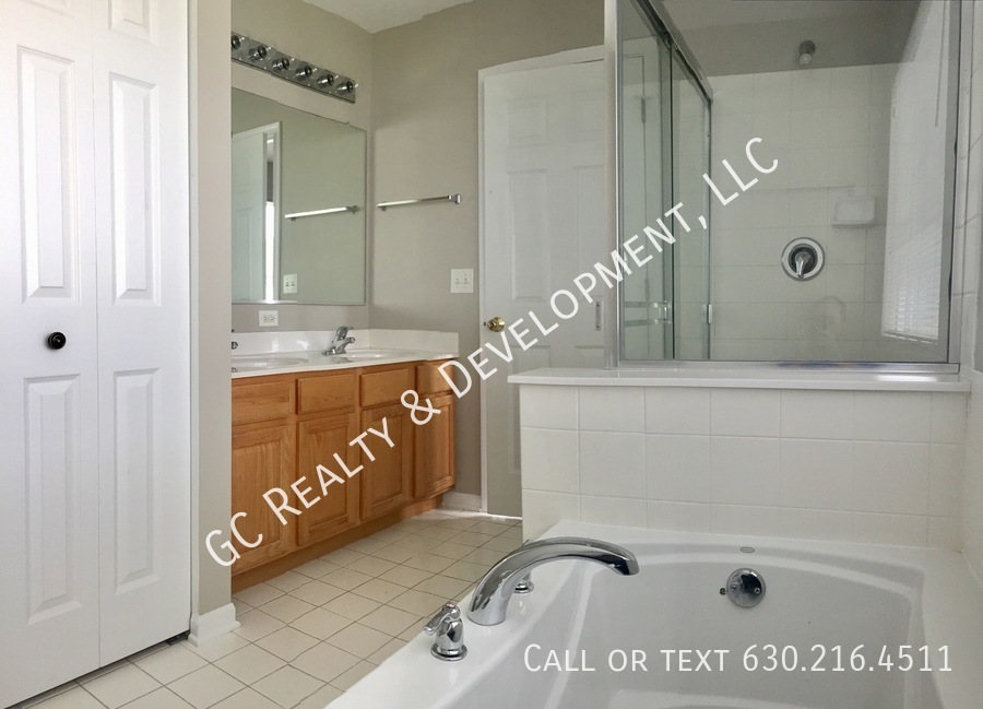 337 Victoria Ln., Elgin, IL 60124 GC Realty & Development, LLC