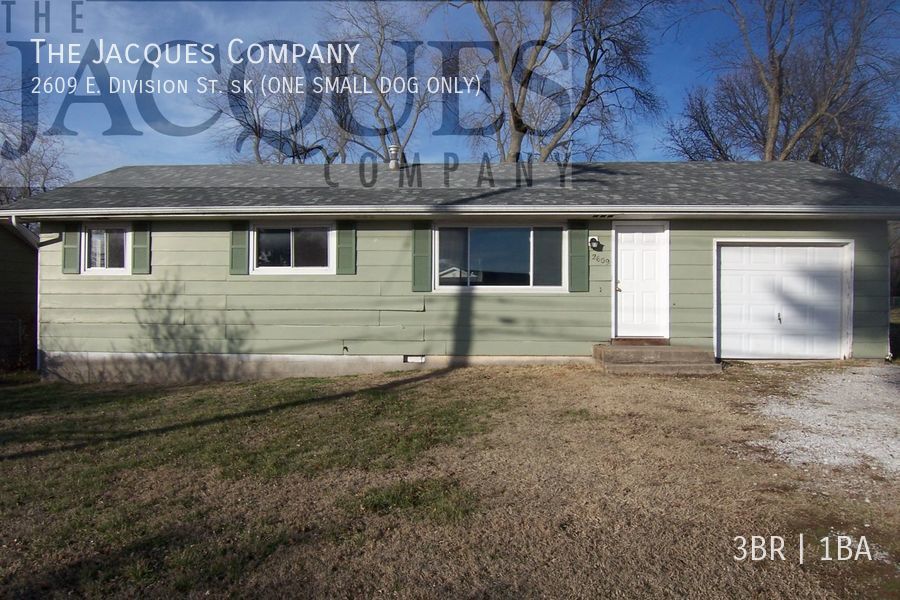 2609 E. Division St. sk (ONE SMALL DOG ONLY), Springfield, MO 65803