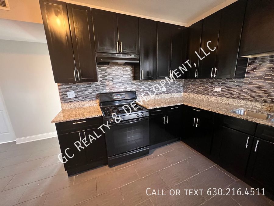 8350 S. Marquette Ave. Unit 2R, Chicago, IL 60617 GC Realty