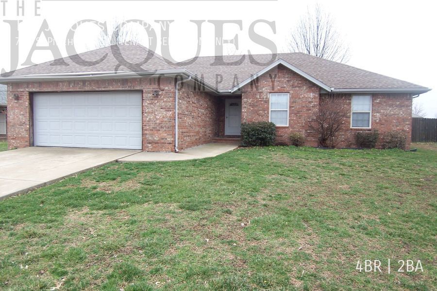 769 S. Pinehurst St. (TENANT SELECTION ONLY), Nixa, MO 65714 The