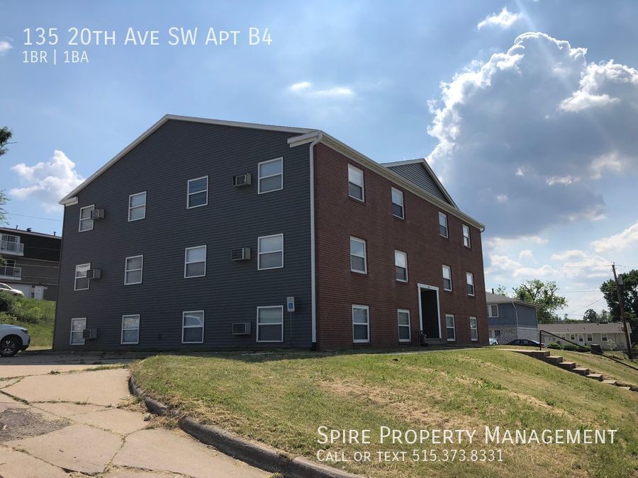 135 20th Ave SW Apt B4, Cedar Rapids, IA 52404 Spire Property Management