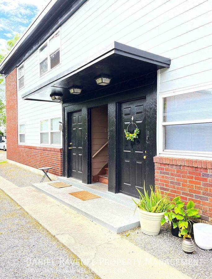 129 Congress Street A, Charleston, SC 29403 Daniel Ravenel Real Estate Property Managment