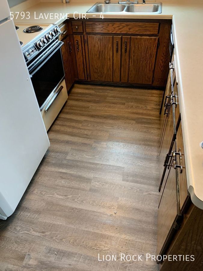 5793 Laverne Cir. 4, Baxter, MN 56425 Lion Rock Properties