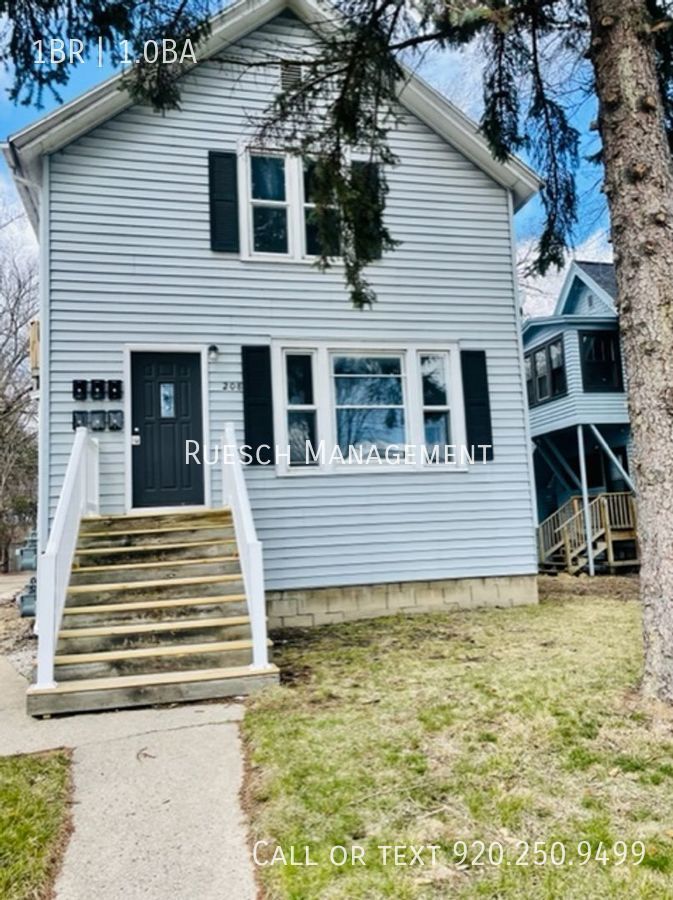 208 S ster Ave 3, Green Bay, WI 54301 Ruesch Management