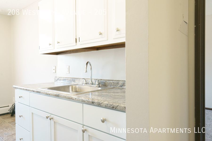 208 West Hoyt Avenue 205, St.Paul, MN 55117 Minnesota Apartments LLC