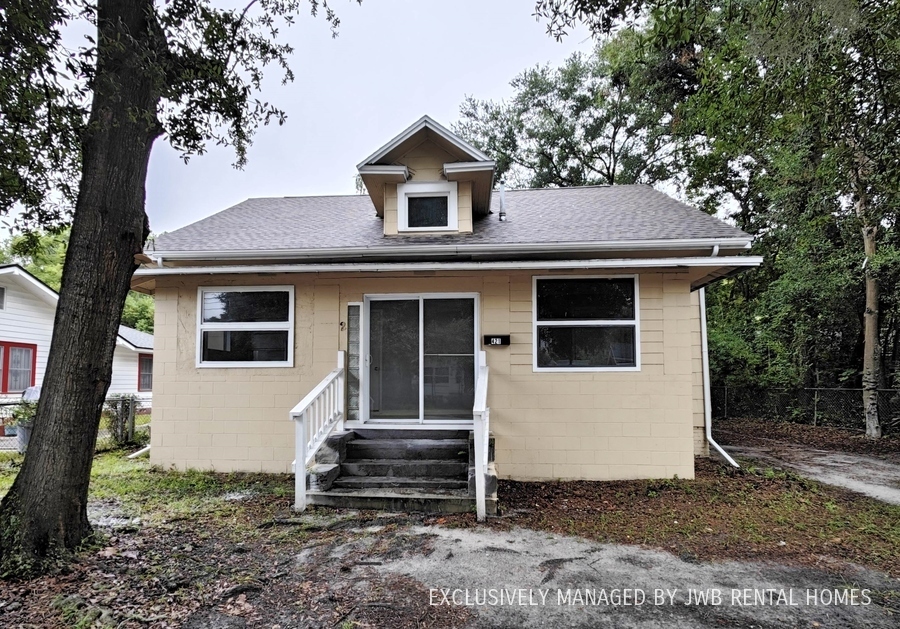421 Golfair Blvd, Jacksonville, FL 32206 SEARCH AVAILABLE HOMES