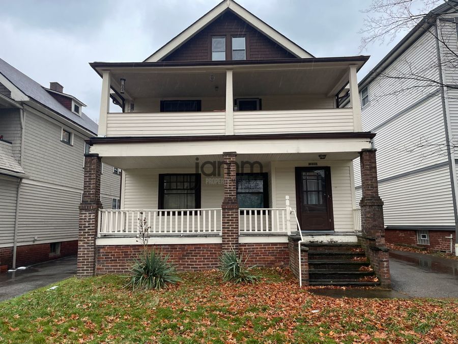 1695 Glenmont Loft, Cleveland Heights, OH 44118 JAMM Property Management
